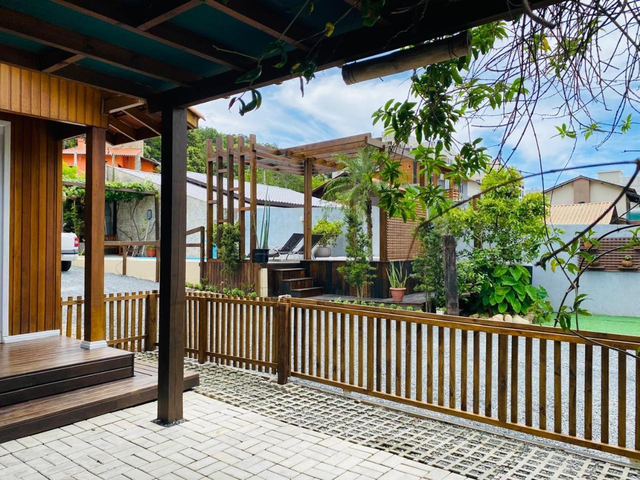 Residencial Com Piscina Possui Jacuzzi Aquecida Com Hidromassagem Villa Бомбиняс Екстериор снимка