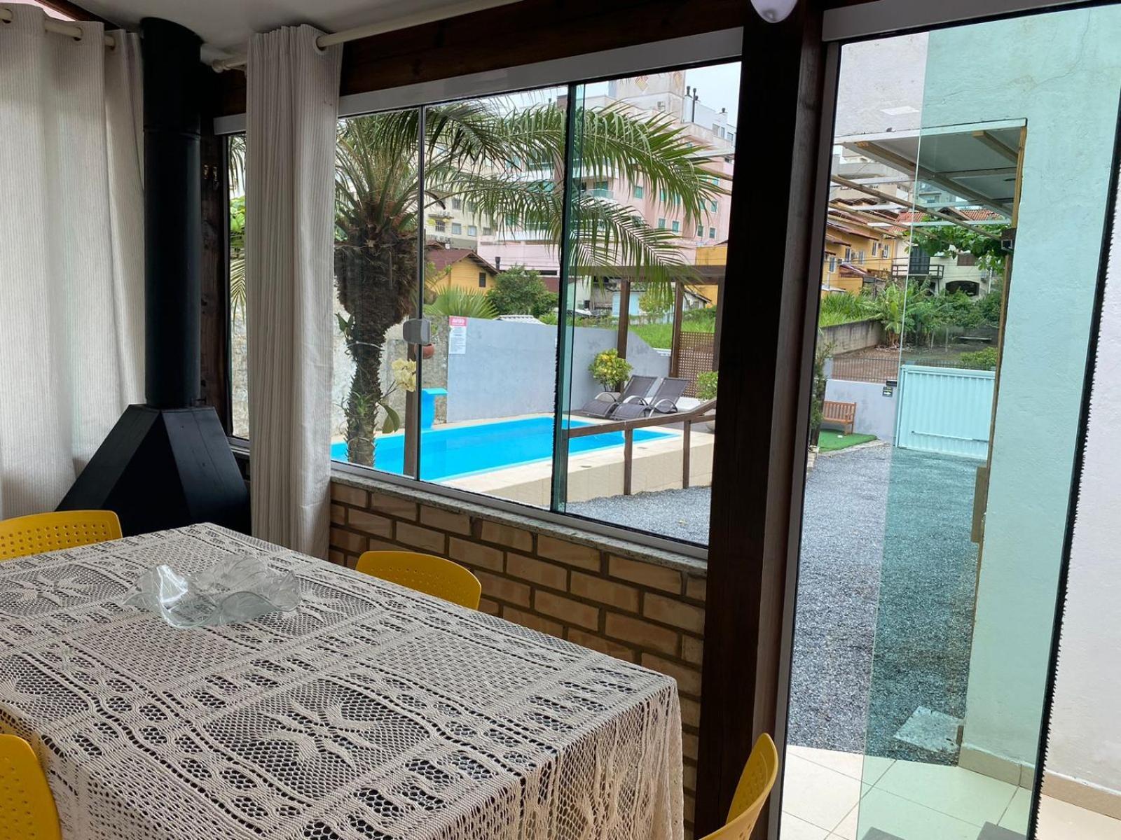 Residencial Com Piscina Possui Jacuzzi Aquecida Com Hidromassagem Villa Бомбиняс Екстериор снимка