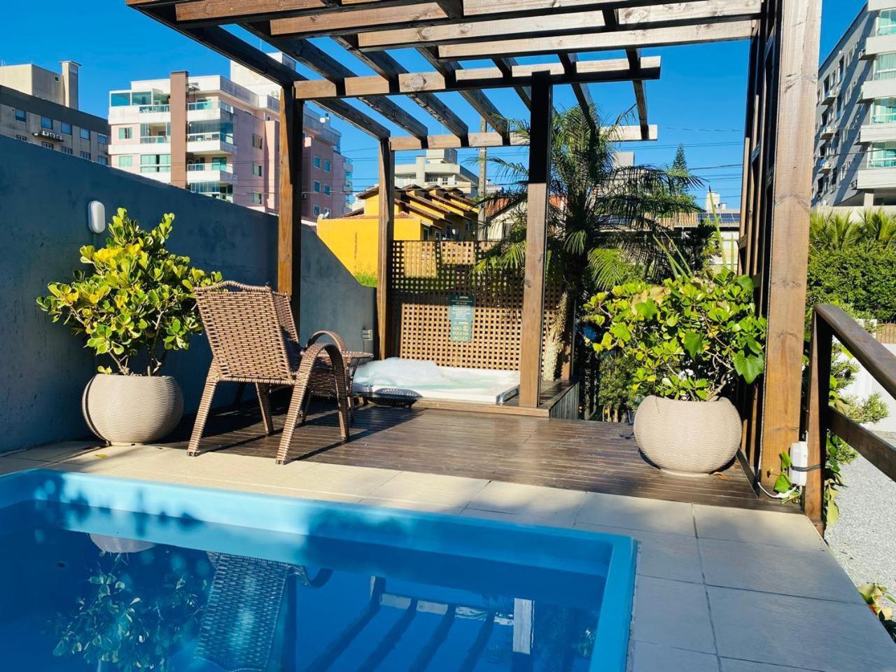 Residencial Com Piscina Possui Jacuzzi Aquecida Com Hidromassagem Villa Бомбиняс Екстериор снимка