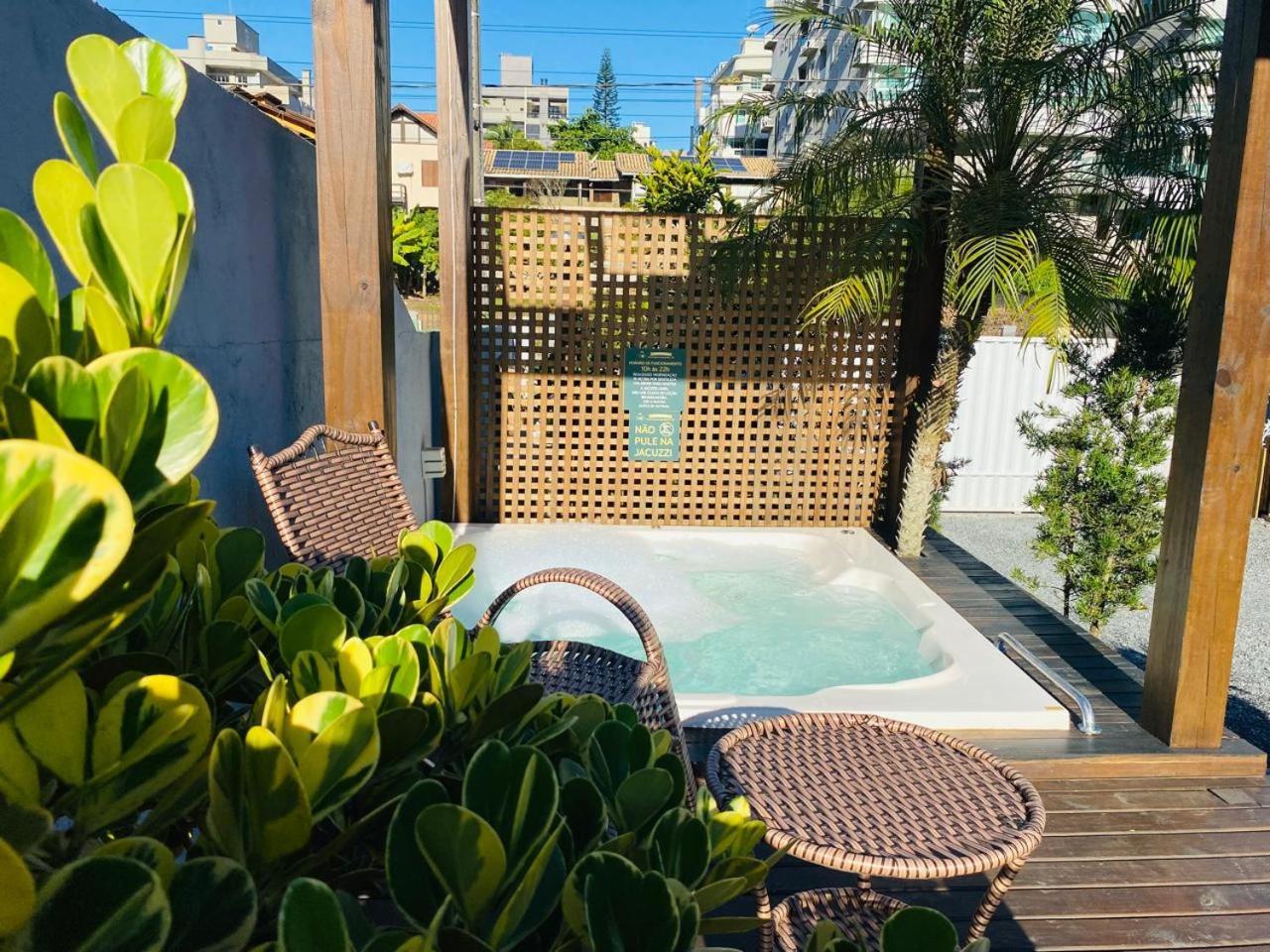 Residencial Com Piscina Possui Jacuzzi Aquecida Com Hidromassagem Villa Бомбиняс Екстериор снимка